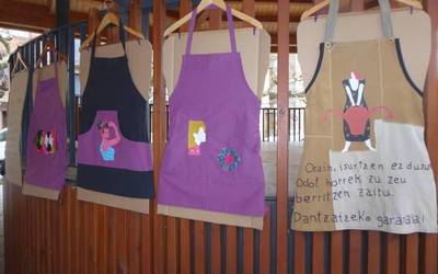 Aldarrikapenez jositako mandarrak