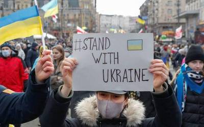 Ukrainako herriari babesa eta elkartasuna adierazteko elkarretaratzea egingo da bihar