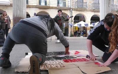 Eskualdeko manifestazioaren aurretik Itaiako kideek  elkarretaratzeak egin zituzten