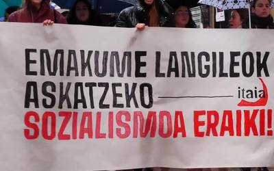 “Emakume langileok askatzeko sozialismoa eraiki!”  lelopean atera da kalera Tolosaldeko Itaia