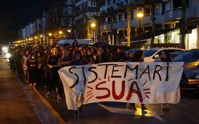 Manifestazio jendetsua egin da Orion Emakumeen Nazioarteko Egunean