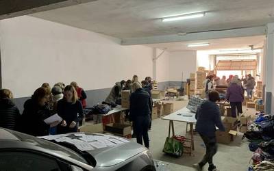 Diru-bilketa abiatu dute Ukrainara jeneroa eramango duen kamioiaren gastuak ordaintzeko