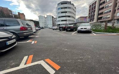 Iurretan egoiliarrentzako 30 aparkaleku berri jarri dituzte
