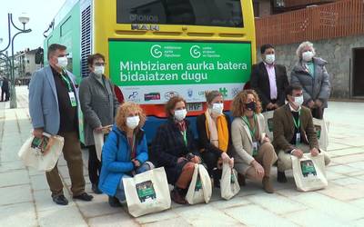 “Minbiziaren Aurkako Bus Aktiboa” aurkeztu dute