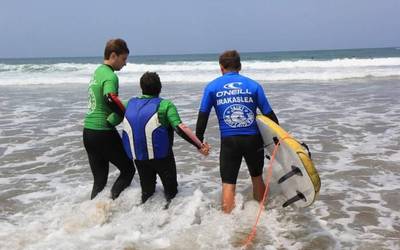 Surf inklusiboaren inguruan arituko dira Getxon martxoaren 23tik 25era bitartean