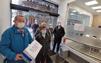 24/7 plataformak eskatu du alderdi politikoek ez eztabaidatzea anbulatorioko egoeraren harira