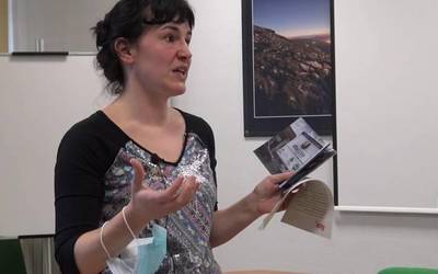 Eskuliburu bat enpresetan euskara txertatzeko