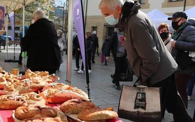 Karapaixoa eta garaiko jaki gehiago biharko Baserritarren Azokan