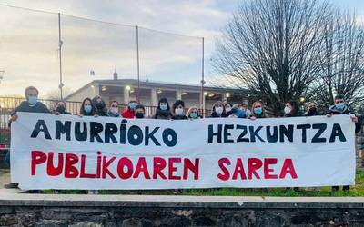 Amurrion hezkuntza publikoaren aldeko sare bat jarri dute martxan