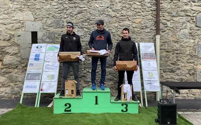 Hassan Ait Chaou eta Laiane Arrospide azkarrenak Laraul  Hernio Larraul mendi lasterketan