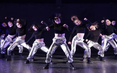 'Flow'-z betetako koreografiak Ibarra kiroldegian