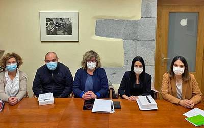 Errusiaren inbasioa salatu eta Ukrainari babesa erakutsi dio Udalak