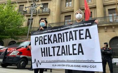 LABek "istripu bat beste batekin lotzen duen katea etetera" deitu du