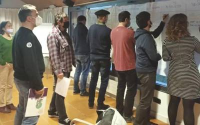 Garapen sozioekonomikoan eskualdeko lankidetza indartzeko asmoz proiektua abiatu dute Mendialdean