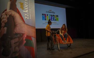 “Hitzetik ekintzetarako jauzia”