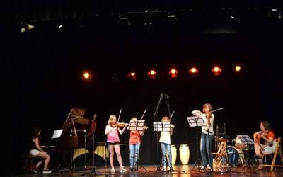 Berako musika eskolako ikasleek tronpeta eta biolin emanaldia eginen dute gaur Kultur etxean