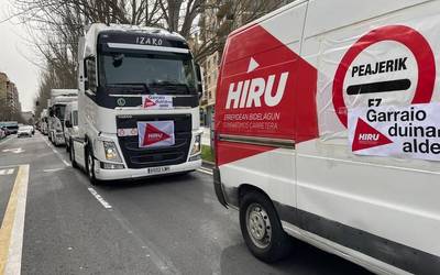 Lanuztearekin segitzea erabaki dute Hiru sindikatuko garraiolariek
