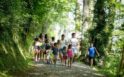 Inoiz baino bisita gidatu gehiago prestatu ditu Baztan-Bidasoa Turismo Elkarteak
