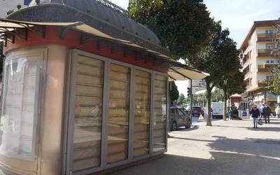 Turismo bulegoa ireki nahi du Udalak Lamuzako kioskoan, udarako
