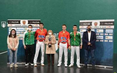 Espainiako klub arteko pilota txapelketa irabazi dute Canabal eta Aldabe igantziarrek ohorezko mailan