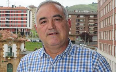 Julian Larisgoitiak zinegotzi kargua hartu du berriz Laudion, PSE-EEko ordezkari moduan