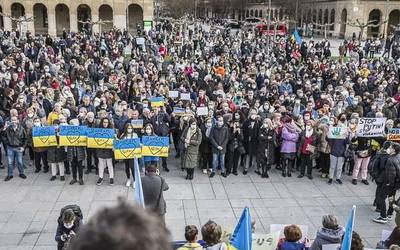 Ukrainako 1.200 errefuxiatu iritsi dira Nafarroara