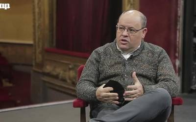 Igor Ijurra: "Abesbatzak zuzentzeak erraietatik harrapatuta nauka"