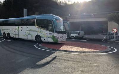 Osiñako biribilgune zapalgarria, zabalik