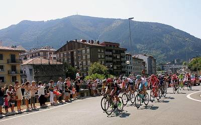 Euskal Herriko Itzulia Elgoibartik eta Mendarotik igararoko da zapatuan