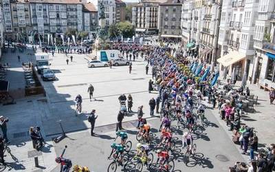 Gasteiztik abiatu da Itzuliaren laugarren etapa