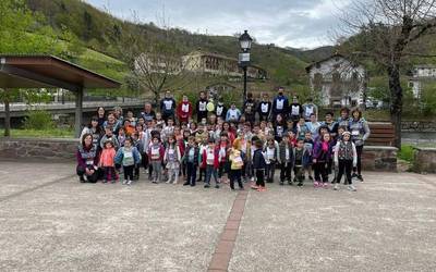 Giro ederrean egin zuten Korrika besta Sunbillan