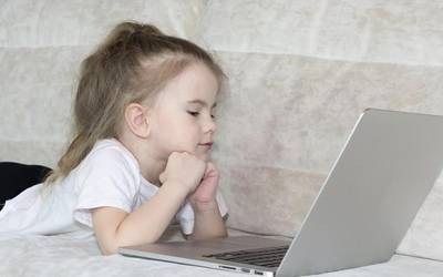 Adin txikikoen Interneten erabilera seguruaren gaineko argibideak emango dituzte hilaren 27an