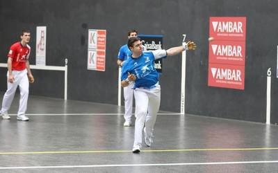 Pilota jaialdi azkarrak lepo bete ditu Zubikoako harmailak