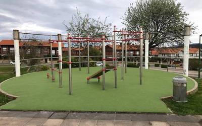 Kalistenia eta "cross traning" parke berria inauguratu dute Aixerrotan