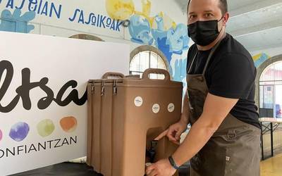 "Eguraldi beroarekin jendeak gustora hartu ditu salmorejoa eta gazpatxoa”