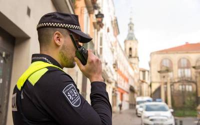 Aste Santuan lau gizon atxilotu dituzte Gasteizen indarkeria matxistagatik