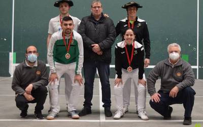 Nafarroako frontball txapelketa ere irabazi du Joseba Aldabe igantziarrak