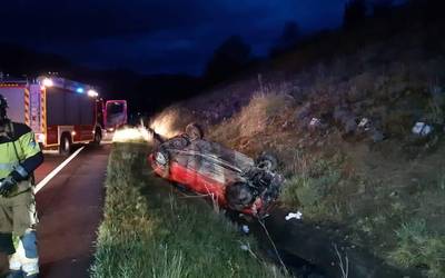 Zauriturik gabeko auto istripua egon da goizaldean Menagarain