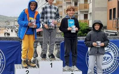 Lur Iglesias, bikain Euskal Herriko Surf Txiki Txapelketan