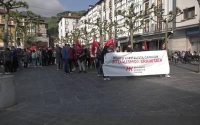 “Krisi kapitalista garaian sozialismoa eraikitzen” lelopean manifestazioa Kontseilu Sozialistaren eskutik