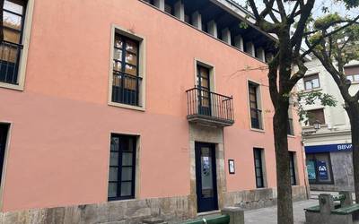 Batzokia inauguratuko dute domekan, eraberritu ostean