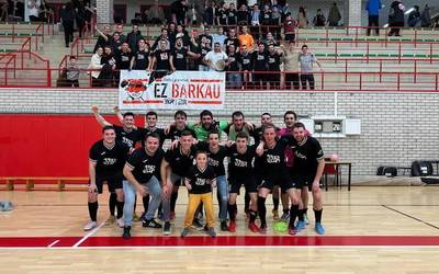 Tta-kun areto futbol taldeak eskura du mailaz igotzeko kanporaketan sartzea