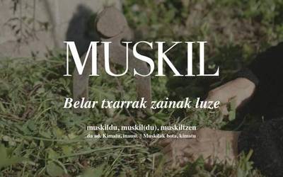 Leire eta Sara: "Adineko emakumeek jasandako tratu txarrak salatu nahi ditugu"