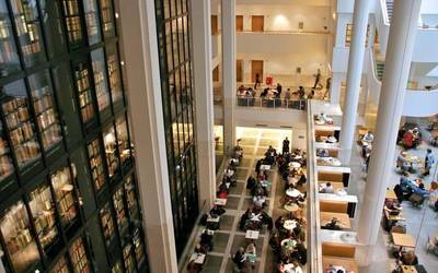 Paperezko liburua eta liburu elektronikoa; British Library eta Azkue Biblioteka