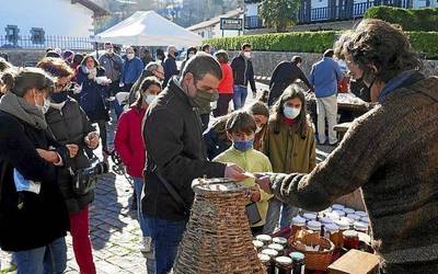 Abian da Mendialdeko azoka ibiltaria. Maiatzaren 8an Lekunberrin izanen da