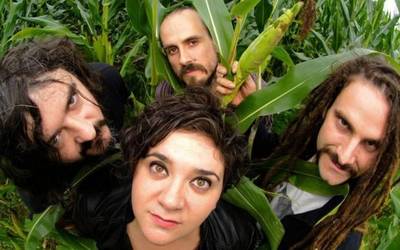 Zea Mays eta Puraposse urteurrenen hasieran