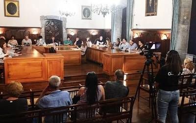 Aurrekontuaren gerakina onartzeaz gain, "udaltzainen inguruko txosten faltak" haserrea eragin du oposizioan