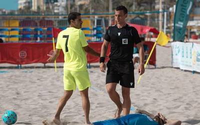 Hondartza futboleko Espainiako Txapelketan arituko da Gotzon Palacios epaile lanetan asteburuan