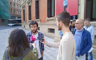 LABek Sunsudeguirekiko kezka Parlamentura eraman du