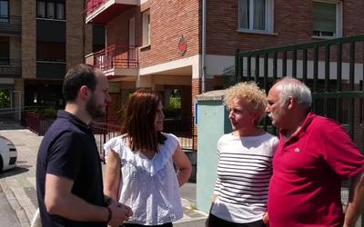 Segregazioaren arazoa ezagutzeko, Podemos  AD- ko ordezkariak Urdaneta ikastetxera bertaratu ziren